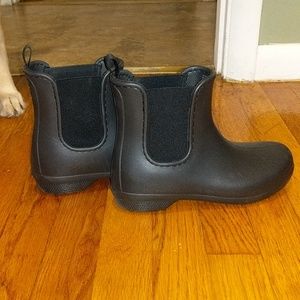 Never Before Worn* Crocs rain booties